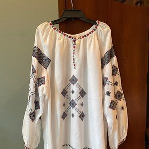 Embroidered linen tunic. Size XL